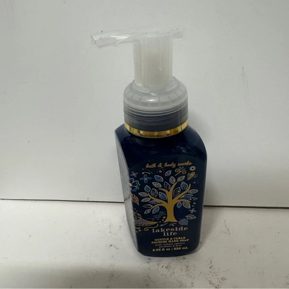 Bath Body Works Lakeside Life Gentle & Clean Foaming Hand Soap 8.75 OZ